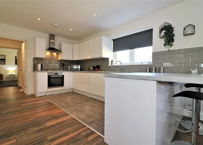 Апартаменты Signature - Railway House 5 Bed *