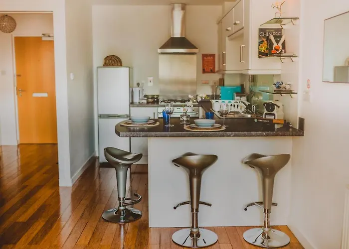 Lovely Bohemian In Heart Of Life Glasgow