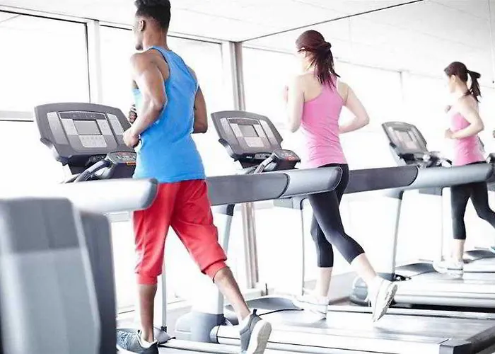 Отель Novotel Centre