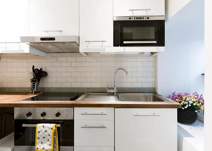 West End Kelvingrove Park Museum - Pass The Keys