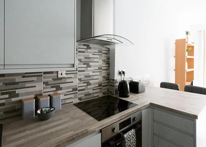 Superb 1bed Flat In Fabulous West End - Pass The Keys *