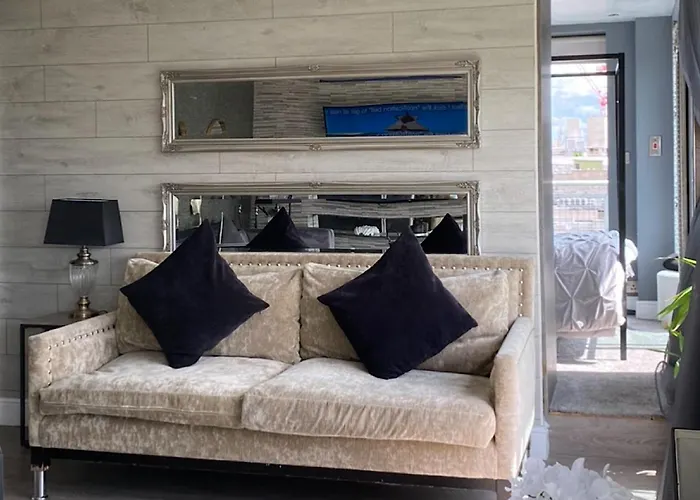 Two Bedroom Penthouse * 格拉斯哥