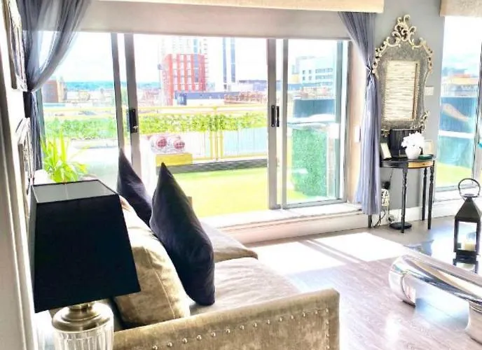 Two Bedroom Penthouse * 格拉斯哥