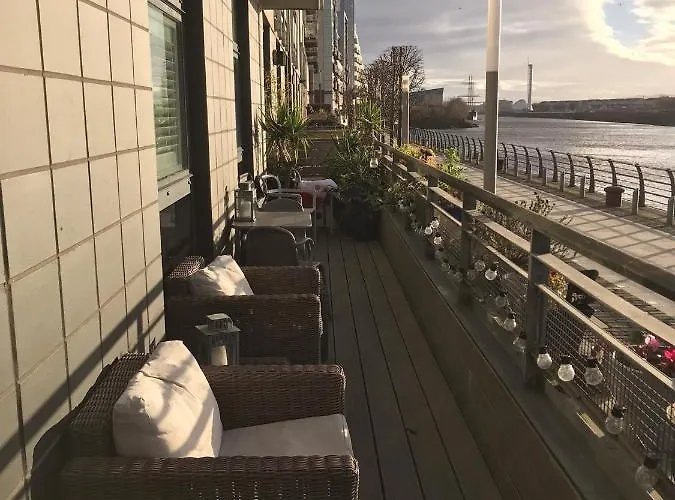 Harbour Clyde Waterfront * Glasgow