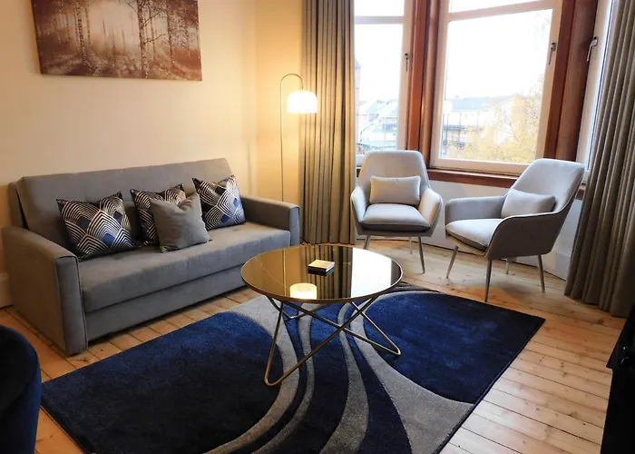Beautiful & Spacious 2 Bed In West End Appartement
