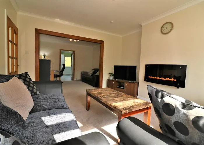 Signature - Dumbreck House *