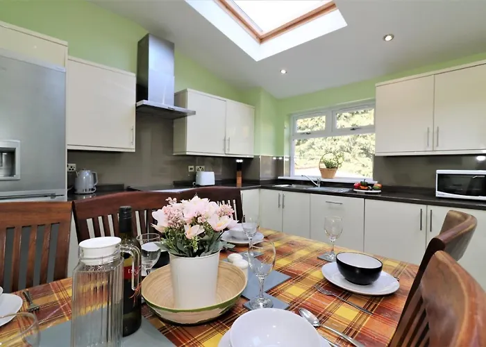 Signature - Dumbreck House *