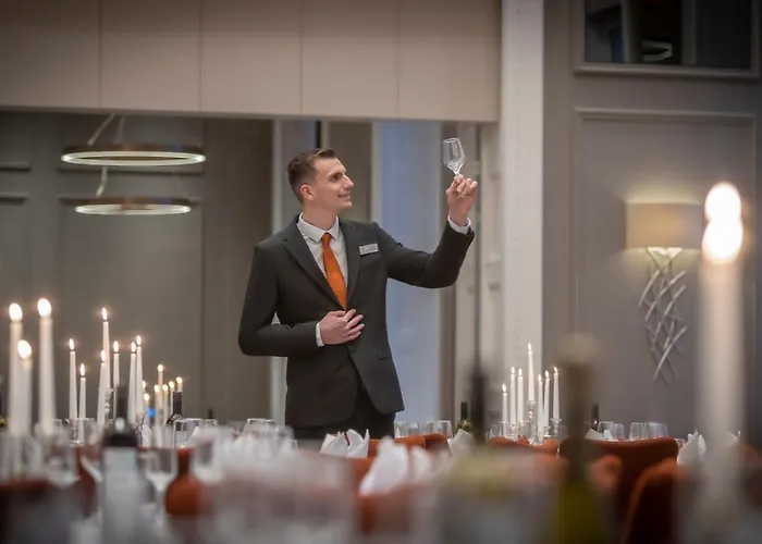 Clayton Глазго