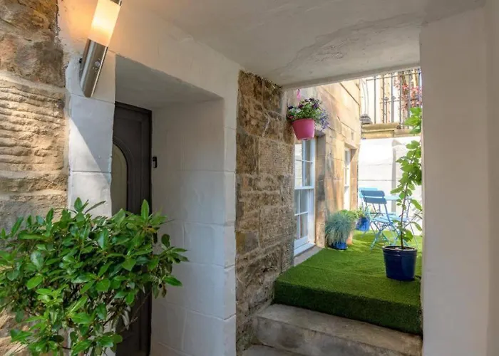 Lovely 2 Bedroom Garden Flat In Trendy West End Apartment Glasgow