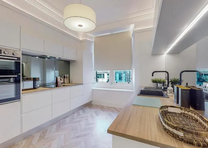 69 St Georges Mansions