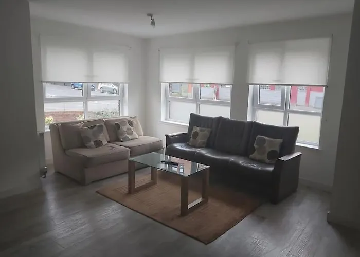 Appartamento City, Celtic Park & Emirates Stadium Apartment, For Families Or Age Over 23