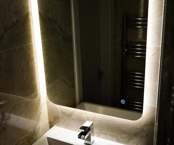 - 2 Bedroom Apartman Glasgow