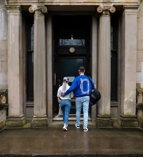 The Devonshire - Your 5 Star West End Stay!