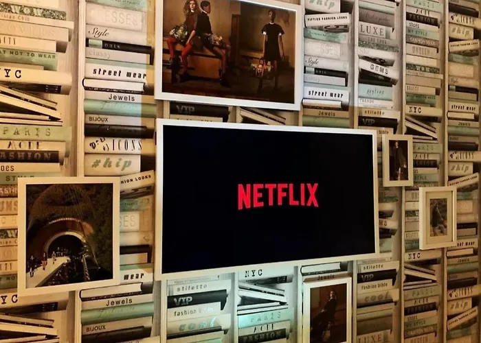 Designer Penthouse With Riverviews - G1 Centre, 3 Bedrooms, 2 Bathrooms, 1 Living / Kitchen. Full Floor, Wrap Around Terrace, Panoramic Views, Off Station / Buchanan Street