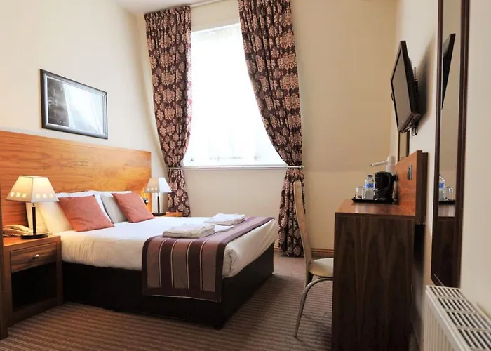 Alexander Thomson 3*