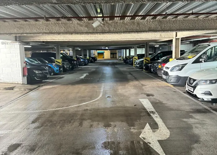 Acorn 3* גלאזגו