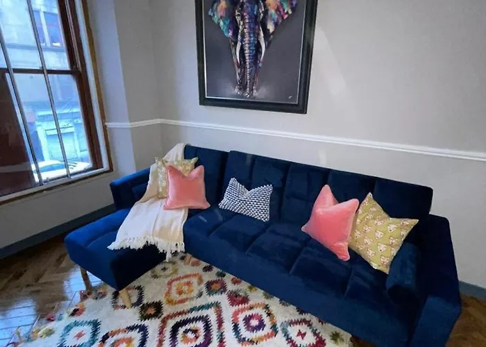 Stunning 1 Bed In West End