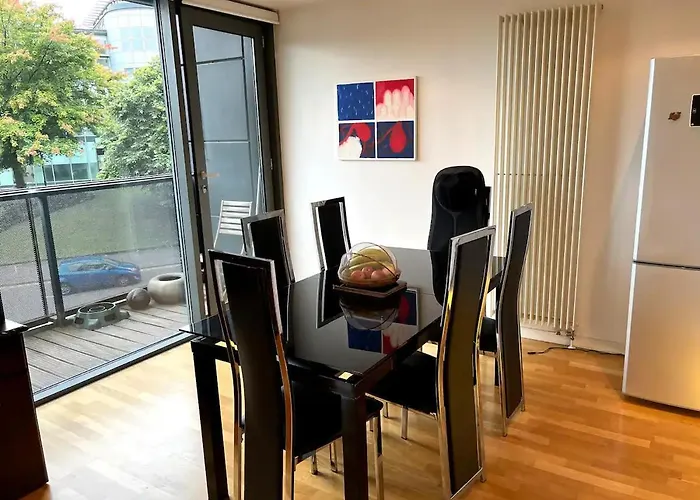 Séjour chez l'habitant Spacious Queen Bed Centre Penthouse With Balcony - Homeshare - Live In Host Glasgow