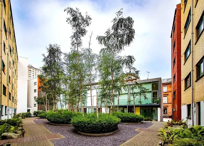 Spacious Queen Bed Centre Penthouse With Balcony - Homeshare - Live In Host Séjour chez l'habitant