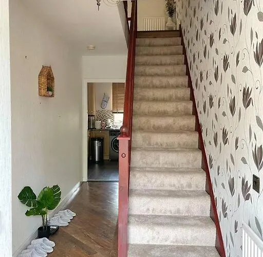 Ferienhaus The Naburn - 3 Bed House With Free Parking & Close To Centre