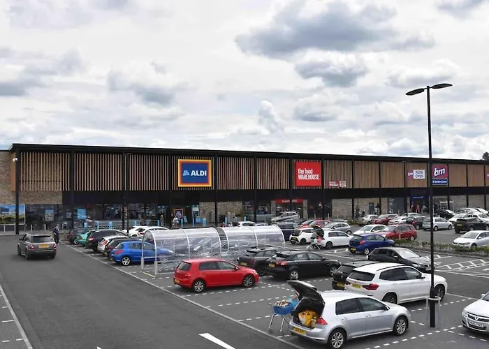 The Naburn - 3 Bed House With Free Parking & Close To Centre *