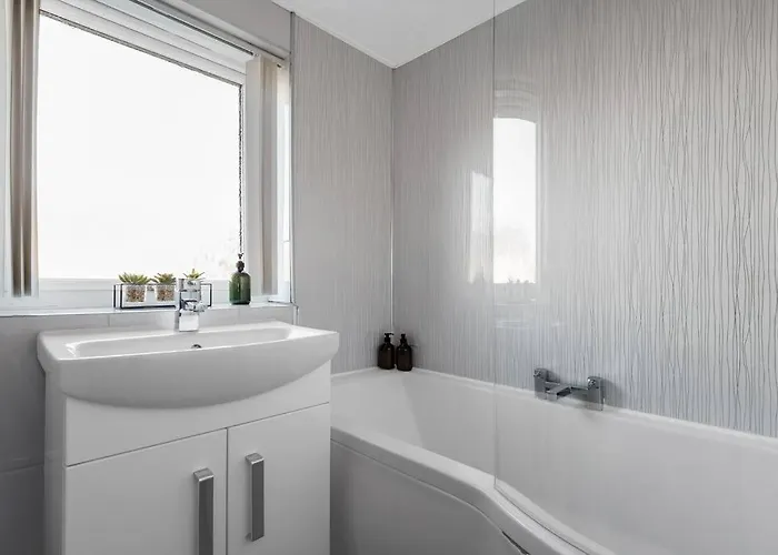 Stylish 2-bed House Private Driveway Appartamento Glasgow