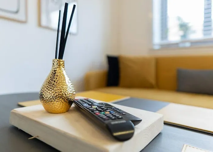 Stylish Pad With Free Private Parking