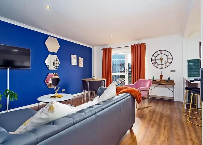 New Slick Finnieston Pad W/ Free Parking