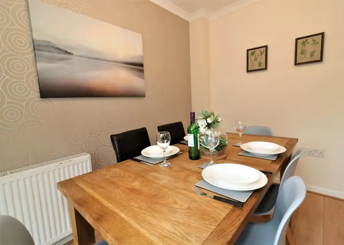 Signature - Angus House Appartement *