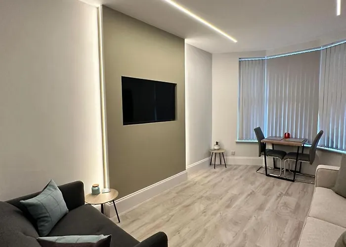 West End Tenement Apartment *