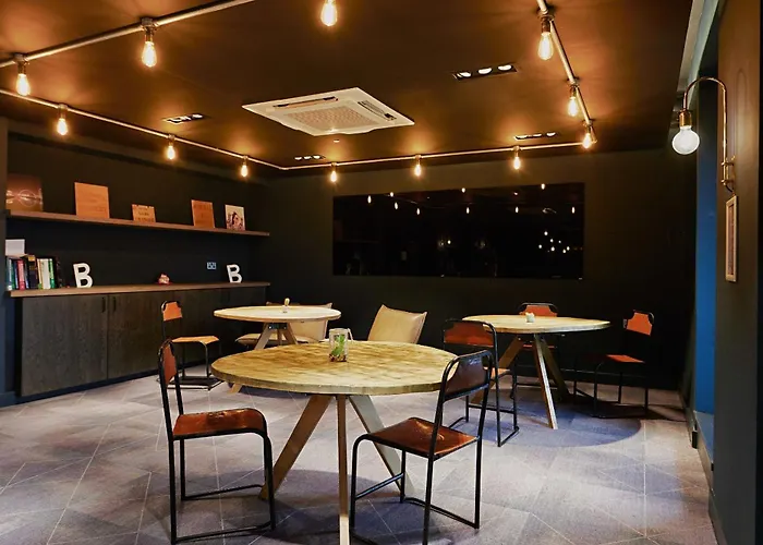 For Students Only Modern In West End 格拉斯哥