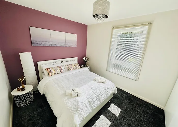 Modern Style , Separate Entrance *