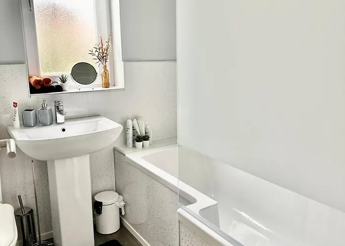 Modern Style , Separate Entrance Apartamento Glasgow