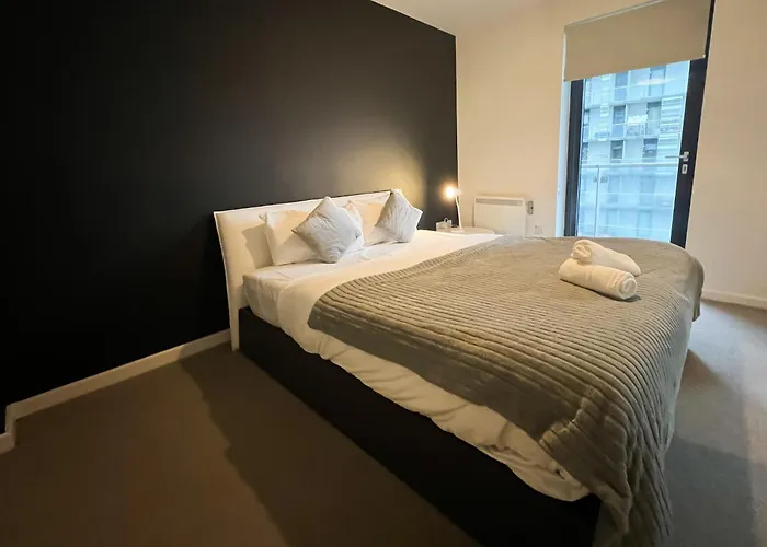 Riverside Retreat With Spectacular Views * Glasgow