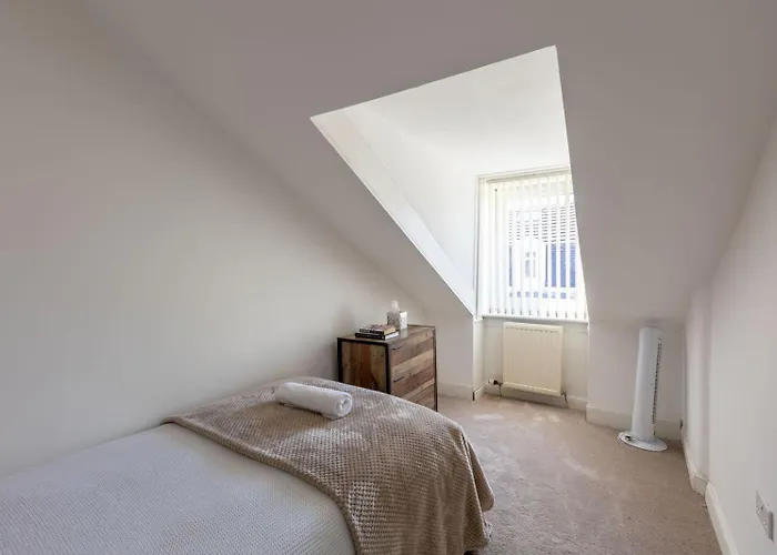 Hébergement de vacances Spacious 3 Bedroom In - Free Parking *