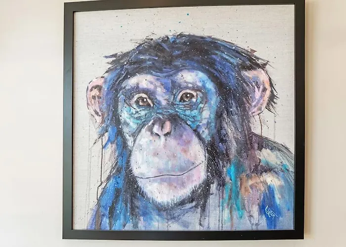 Apartment Luxury Huge Modern Open Plan 2bedroom Flat - Free Private Parking & Balcony Located At The Ovo Hydro And Sec Centre