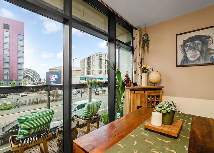 Apartment Luxury Huge Modern Open Plan 2bedroom Flat - Free Private Parking & Balcony Located At The Ovo Hydro And Sec Centre Glasgow