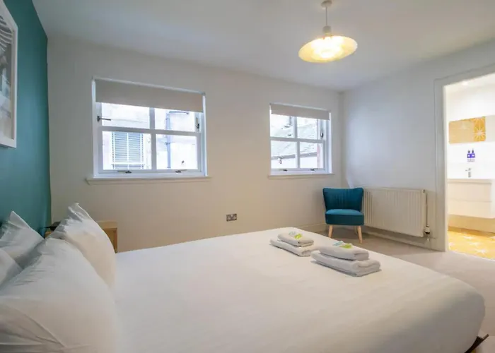 Сasa de vacaciones Stylish West End Detached Mews - Pass The Keys *