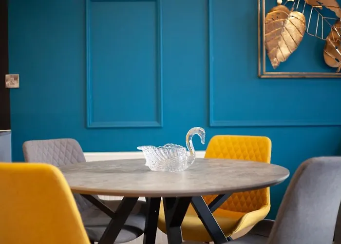 Stunning One Bed With Parking In Centre Apartment *