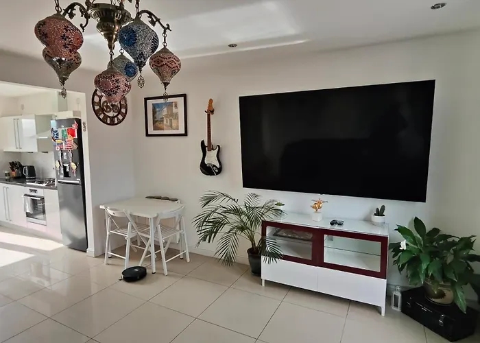 La Casita, Your Away From - Free Parking Appartement *