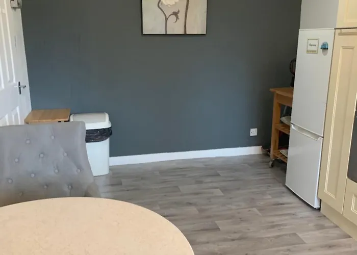 Facing Spacious Free Parking Γλασκώβη