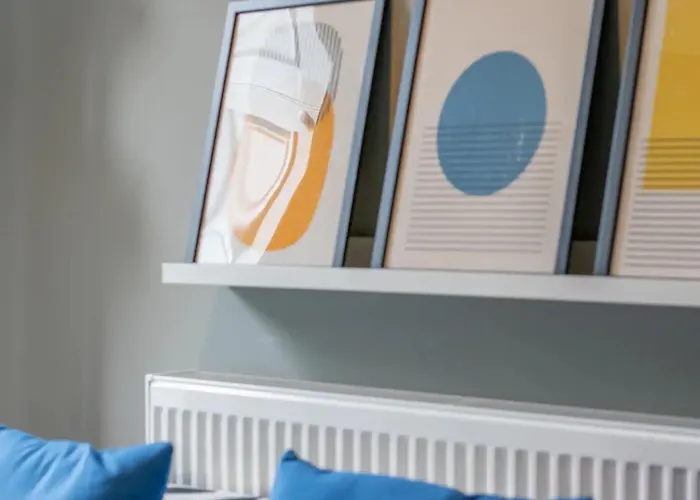 West End Cosy Pop Of Colour - Pass The Keys