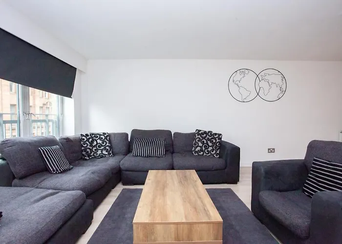 City Centre W Parking & Hyperoptic Wifi *