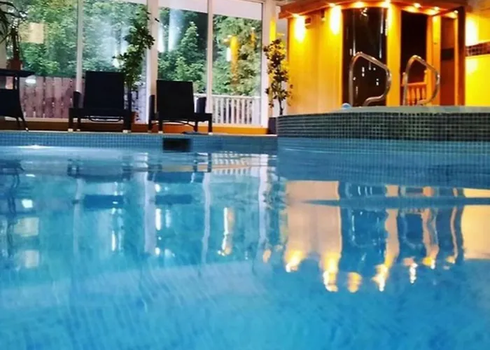 House In Drymen Village With Free Local Health Club Access