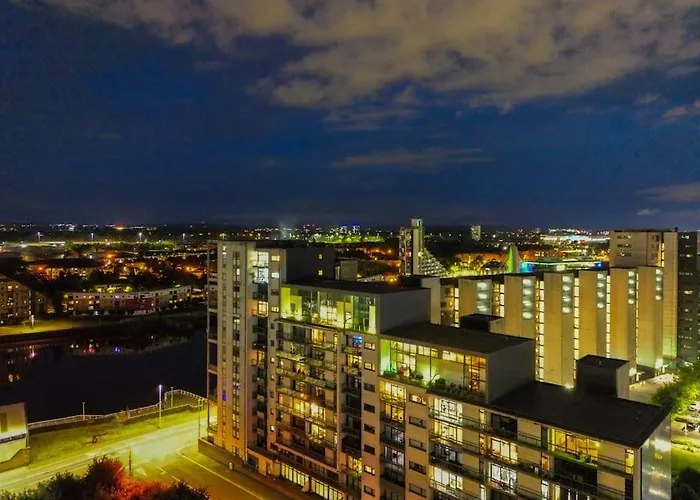 Luxurious Penthouse With Bar At Hydro & Secc *