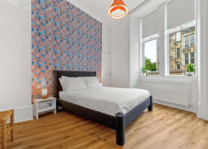 Woodford Street * Glasgow