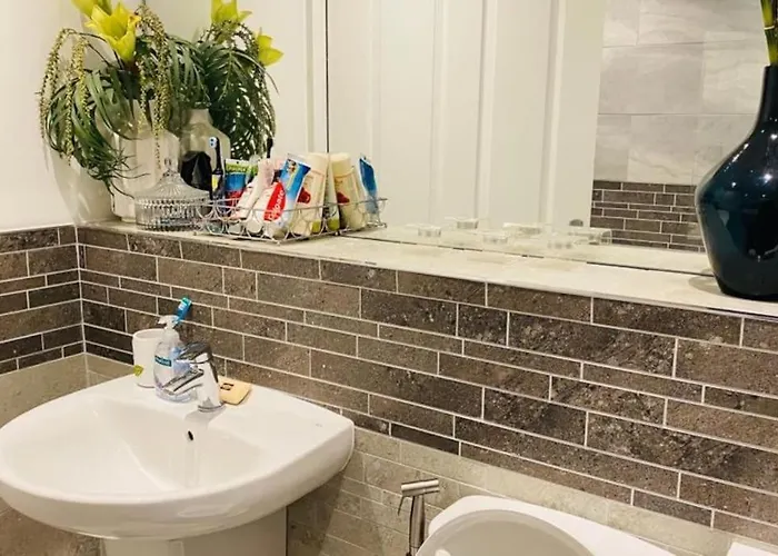 Entire 4 Bed Perfect Family In * Glasgow