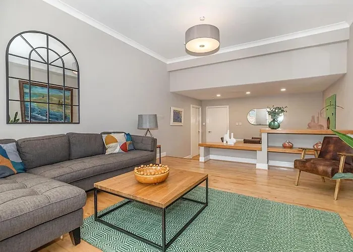 Bright And Duplex In Centre * גלאזגו