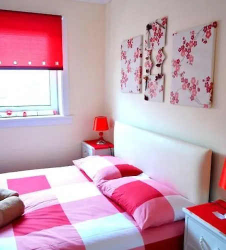 Apartamento 3 Bedroom - Free Parking & Wifi 350mbps