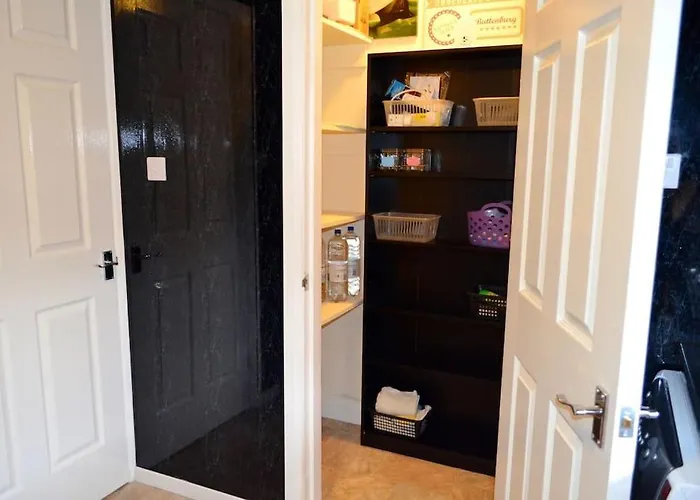 3 Bedroom - Free Parking & Wifi 350mbps Glasgow